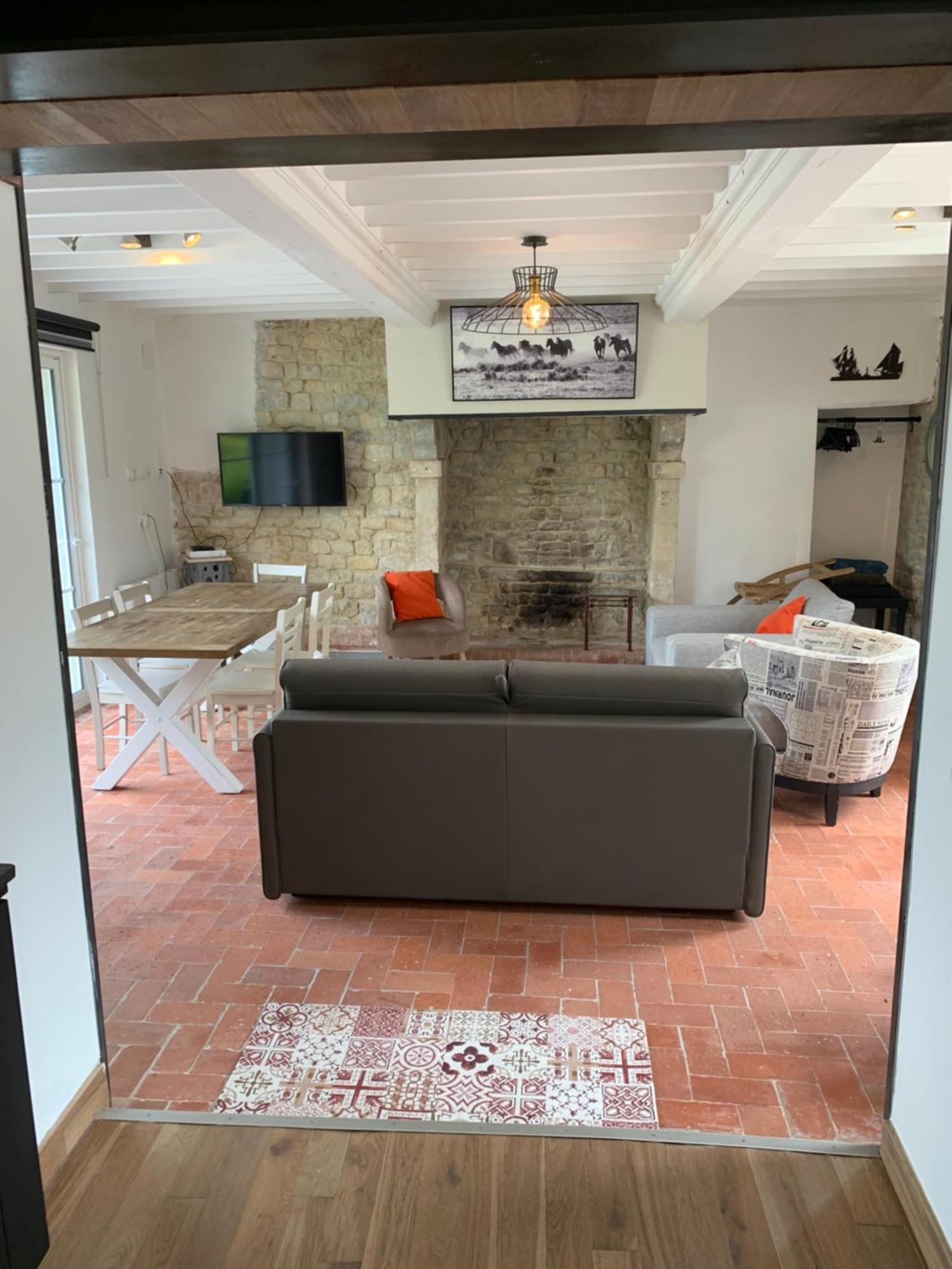 Comfortable House For 6 Guests In Saint-Come-Du-Mont Villa Bagian luar foto