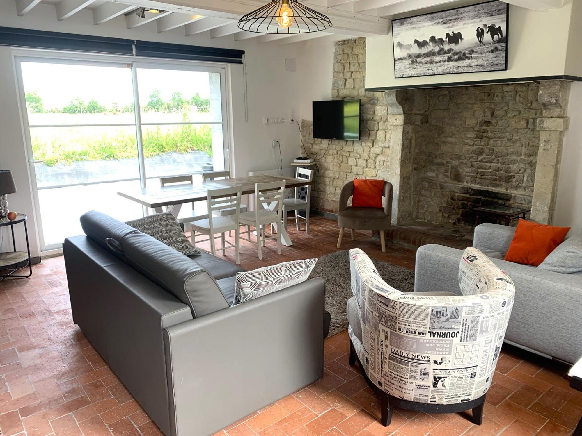 Comfortable House For 6 Guests In Saint-Come-Du-Mont Villa Bagian luar foto
