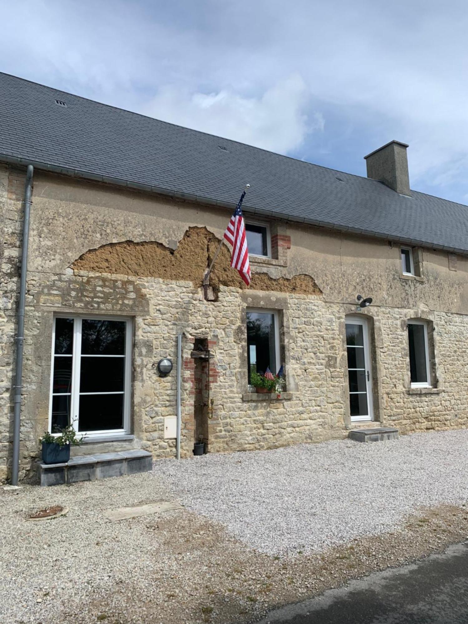 Comfortable House For 6 Guests In Saint-Come-Du-Mont Villa Bagian luar foto